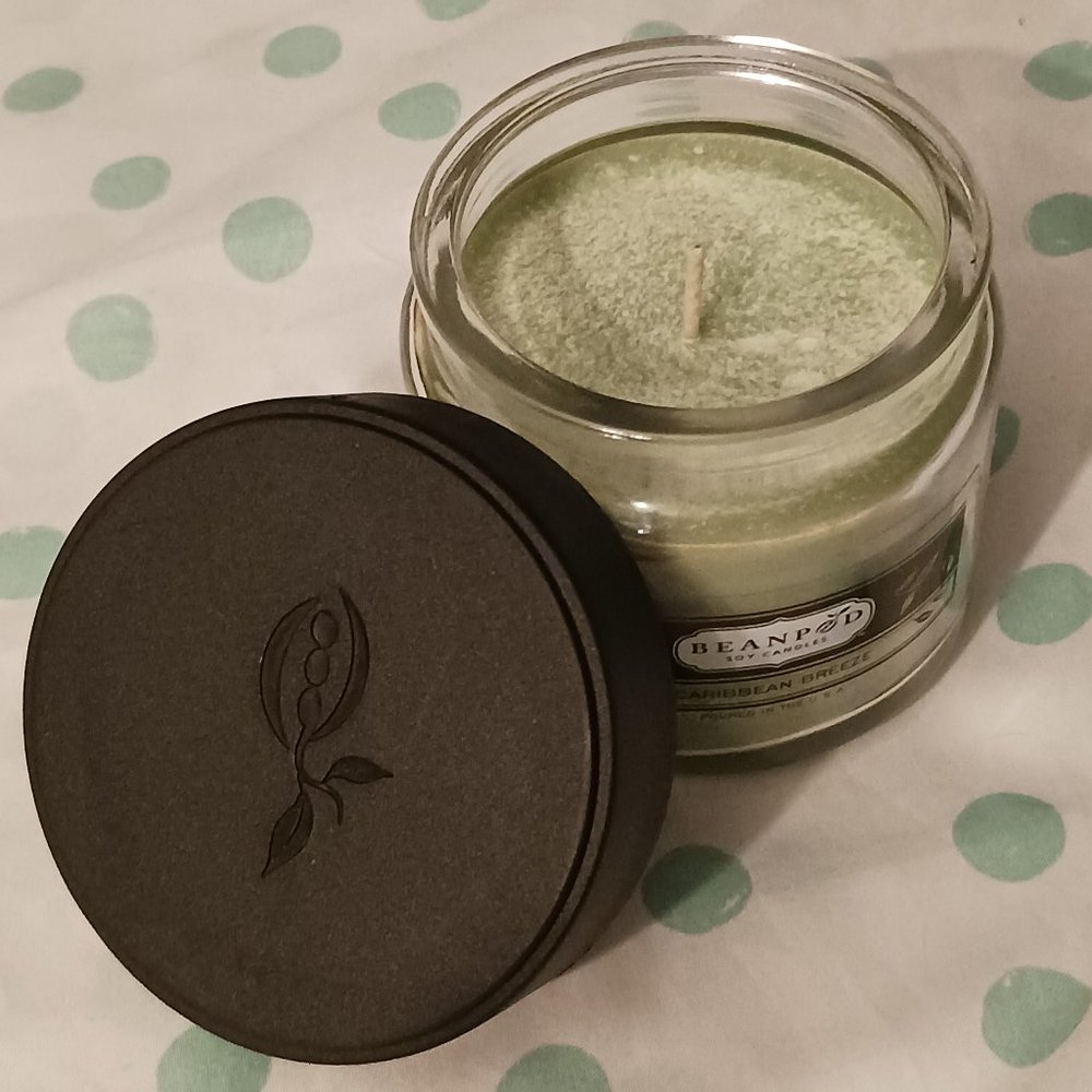 NWT! BEANPOD SOY CANDLE (CARRIBEAN BREEZE)
